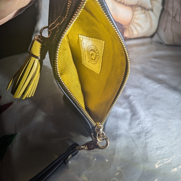 Spartina Stylish Black and Gold Wristlet - Picture 6 of 6